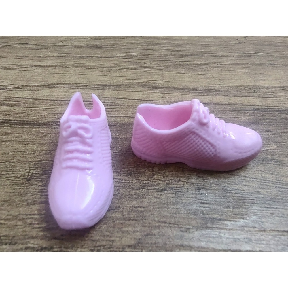 Barbie Petite Flat Foot Light Pink Tennis Shoes Sneakers Laces Athletic Z26